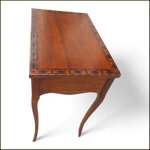 tavolino-sagomato-in-stile-direttorio