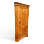 angoliera-doppia-porta-anta-pannellata