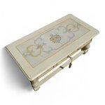 tavolino-da-salotto-dipinto-con-motivi-floreali