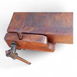 vecchio-banco-da-falegname-con-doppia-morsa