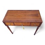 scrittoio-lastronato-ed-intarsiato-con-gamba-tornita