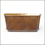 credenzone-in-legno-vecchio-con-ante-mosse