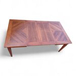 tavolo-quadrato-allungabile-con-venatura-spinata-110x110