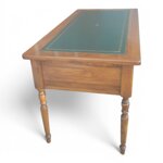 scrivania-con-piano-in-cuoio-verde