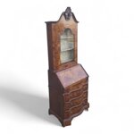 raffinato-trumeau-veneto-lastronato-a-mano-con-pregiata-radica-ferrarese-di-noce