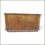 credenzone-in-legno-vecchio-con-ante-mosse