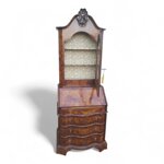 raffinato-trumeau-veneto-lastronato-a-mano-con-pregiata-radica-ferrarese-di-noce