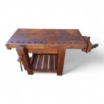 vecchio-banco-da-falegname-con-doppia-morsa