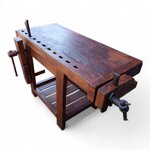 vecchio-banco-da-falegname-con-doppia-morsa