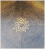 tavolo-quadrato-classico-apribile-a-libro-con-piano-intarsiato