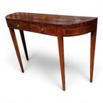 consolle-da-ingresso-classica-curvata-con-piano-intarsiato