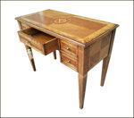 scrittoio-classico-artigianale-da-centro-con-piano-intarsiato