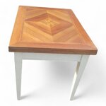 tavolo-classico-con-piano-in-noce-e-basa-laccata-a-mano-a-vecchio