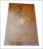 tavolo-artigianale-in-stile-antico-con-piano-intarsiato