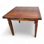 tavolo-quadrato-allungabile-con-piano-intarsiato