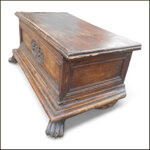 baule-settecentesco-con-pannello-intagliato