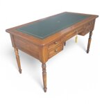 scrivania-con-piano-in-cuoio-verde