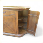 credenzone-in-legno-vecchio-con-ante-mosse