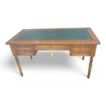 scrivania-con-piano-in-cuoio-verde