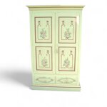 armadio-dipinto-a-mano-con-motivi-floreali