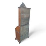 raffinato-trumeau-veneto-lastronato-a-mano-con-pregiata-radica-ferrarese-di-noce