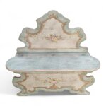 panca-con-schienale-sagomato-dipinta-a-mano