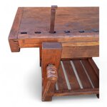 vecchio-banco-da-falegname-con-doppia-morsa