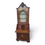 raffinato-trumeau-veneto-lastronato-a-mano-con-pregiata-radica-ferrarese-di-noce