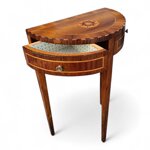 piccola-consolle-da-ingresso-demilune-con-intarsio