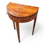 piccola-consolle-da-ingresso-demilune-con-intarsio