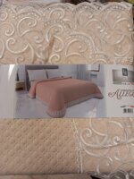 copriletto-matrimoniale-trapuntato-con-bordo-in-macrame