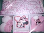 baby-gift-box-bavaglino-babbucce-copertina-e-cappellino-bimba