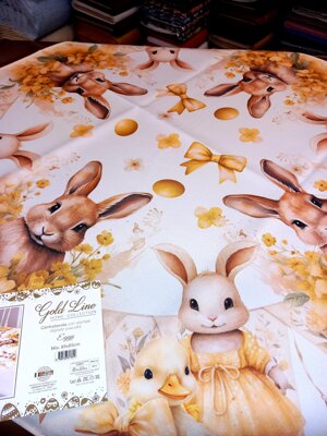 centrotavola-in-tessuto-tecnico-cm-85x85-fantasia-bunny-coniglietto