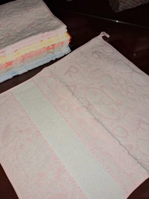 tovagliettaasciugamano-asilo-disgiraffa-con-bordo-in-tela-aida-in-spugna-cm-50x40