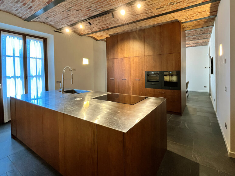 Stile Moderno tra Rovere e Acciaio