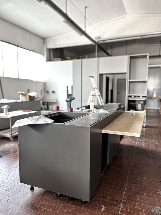 aa9e0f05-51d7-4fa3-97fe-f0ed61726099 aa9e0f05-51d7-4fa3-97fe-f0ed61726099