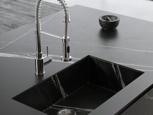 Varie finiture oppure integrate nel piano