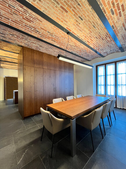 Stile Moderno tra Rovere e Acciaio