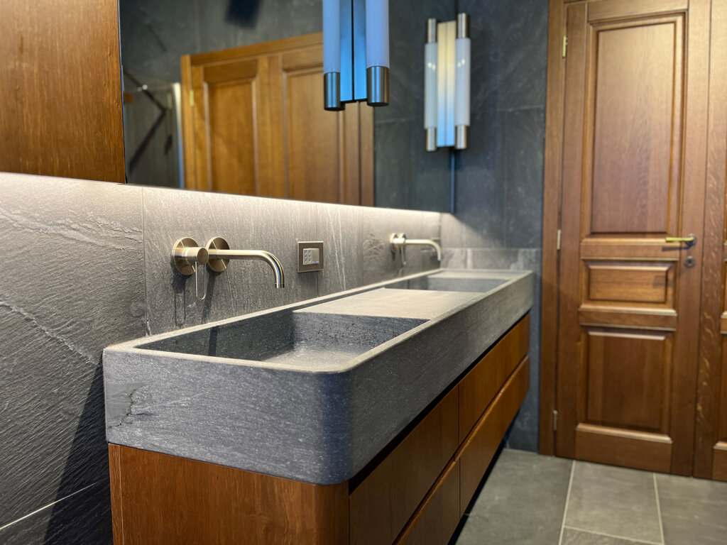 42dc02c4-92d4-48ea-b974-361b4d1be827