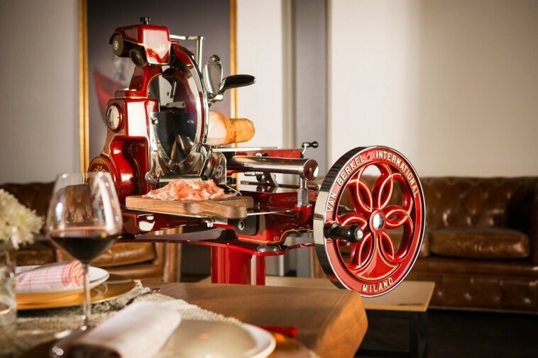 f267880e-4cb5-4435-aeb3-fcfe57b2592d