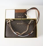 box-michael-kors-tracolla-portacarte-colore-brown