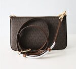 box-michael-kors-tracolla-portacarte-colore-brown