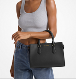 borsa-michael-kors-sheila-media-con-tracolla-pelle-nera