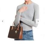 borsa-michael-kors-mercer-small-con-tracolla-logata-brown