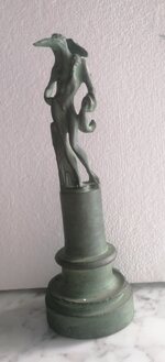 dali-salvador-el-hombre-de-newton