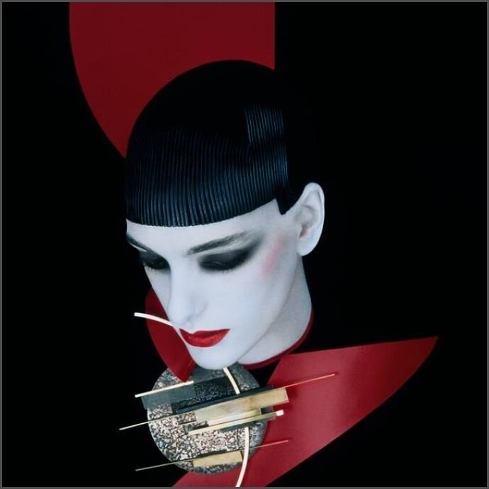 Oltre l'Immagine: Il Make-up e la Fotografia come Arte Senza Tempo