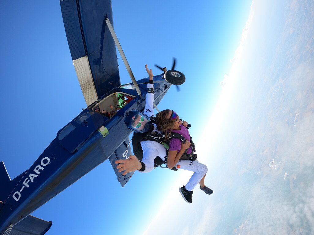 paracadutismo lancio tandem liguria marco bini.jpeg