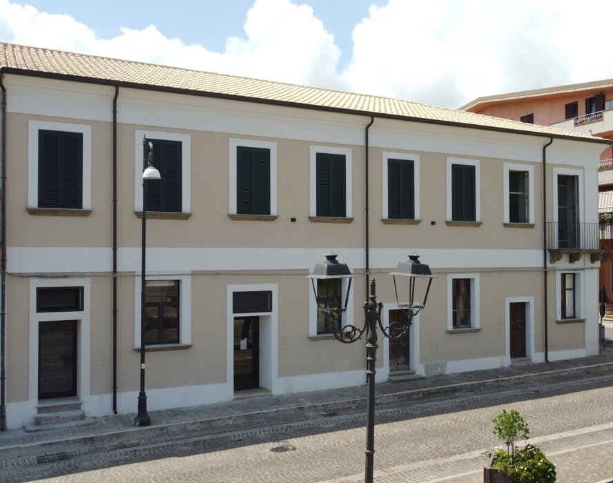 111ac9e4-d641-4737-abae-719465b247e7