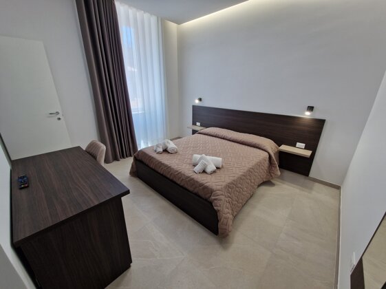 b9ccf662-de72-48f4-99aa-8f2e52145e3c