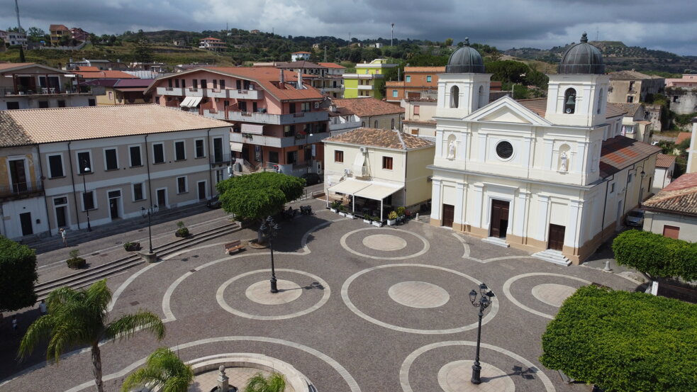 e80d7fa2-51a1-4294-b895-fdabe1fb35e5